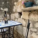 Old Stoney - Renovated Near Palace Appartement