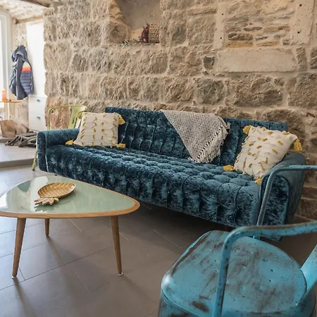 Old Stoney - Renovated Near Palace * سبليت
