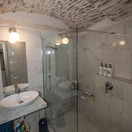 Old Stoney - Renovated Near Palace Split